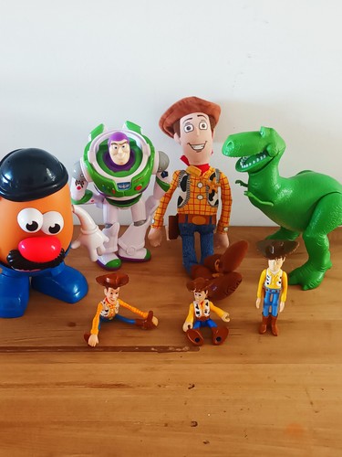 Toy story figure bundle - figure, woody